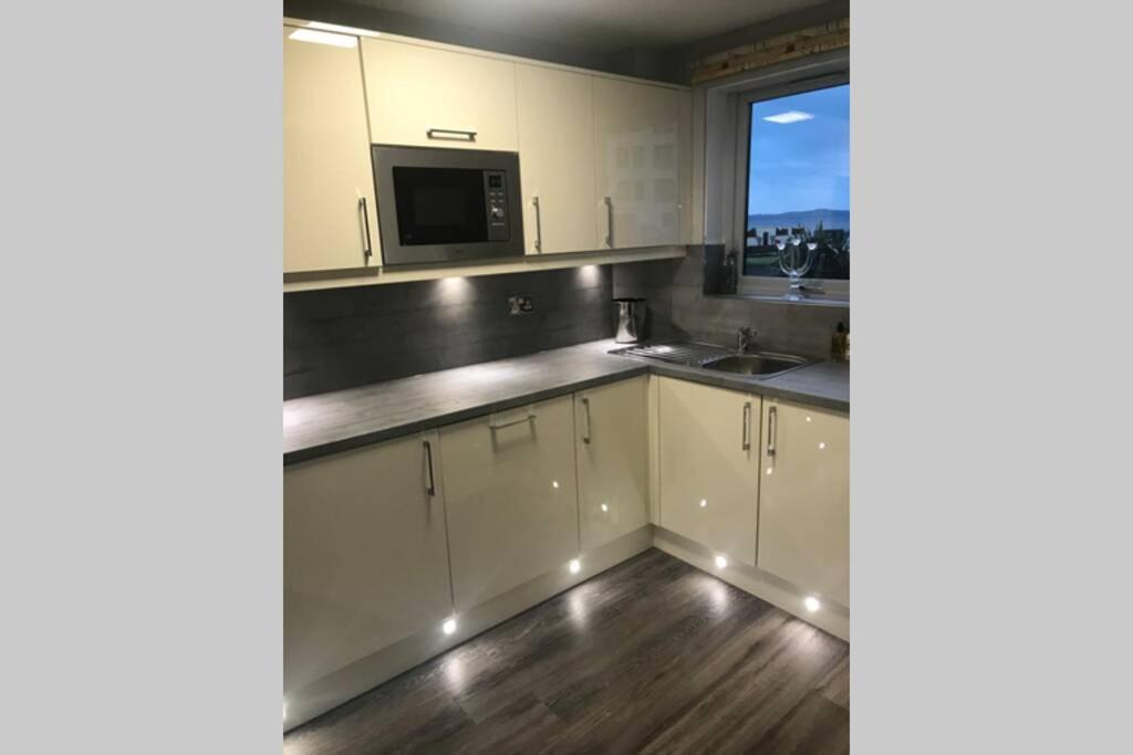 Largs Sea Front, Modern Apartment Dış mekan fotoğraf
