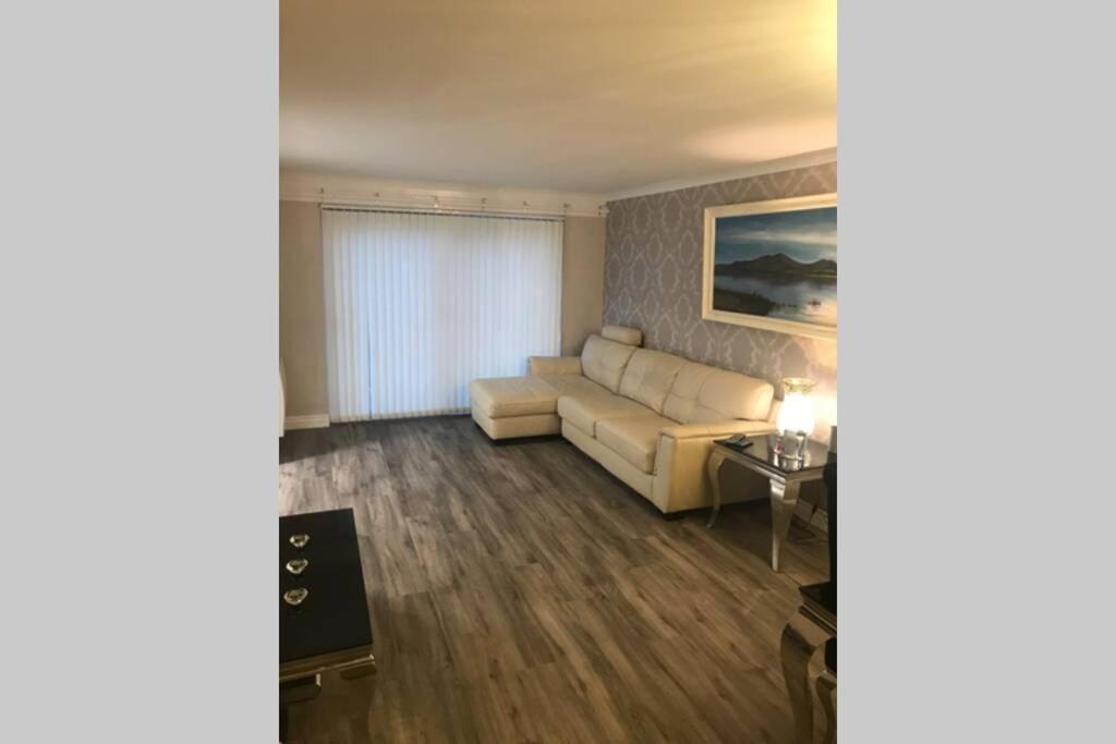 Largs Sea Front, Modern Apartment Dış mekan fotoğraf