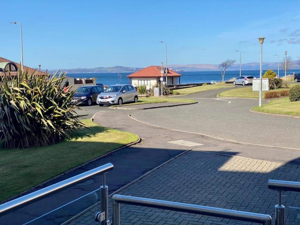 Largs Sea Front, Modern Apartment Dış mekan fotoğraf